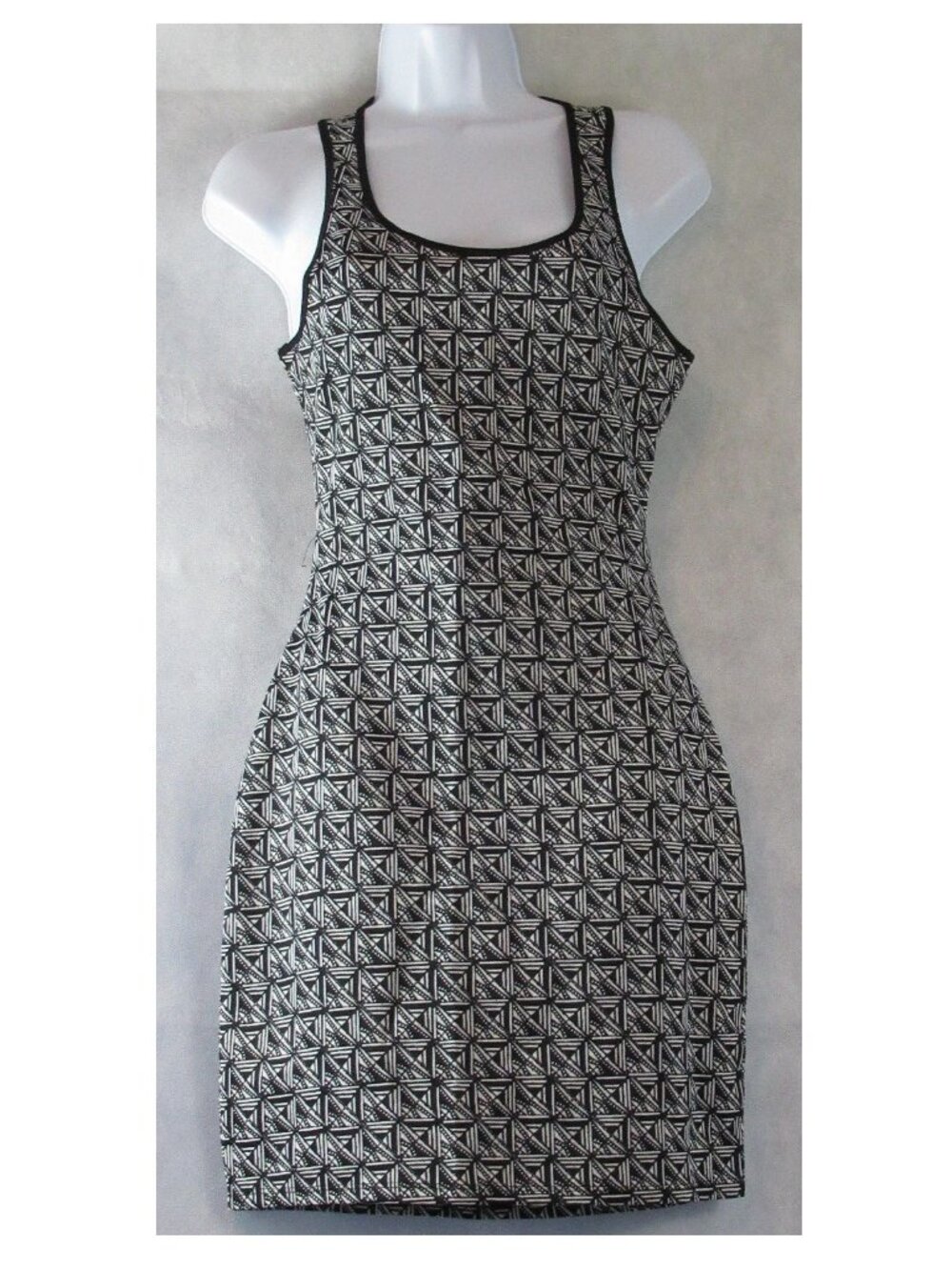 Material Girl Juniors Printed Scuba Bodycon Dress, Caviar Black White, Medium